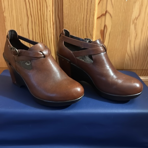 Dansko Franka Brown Wedge Heel - Picture 3 of 4